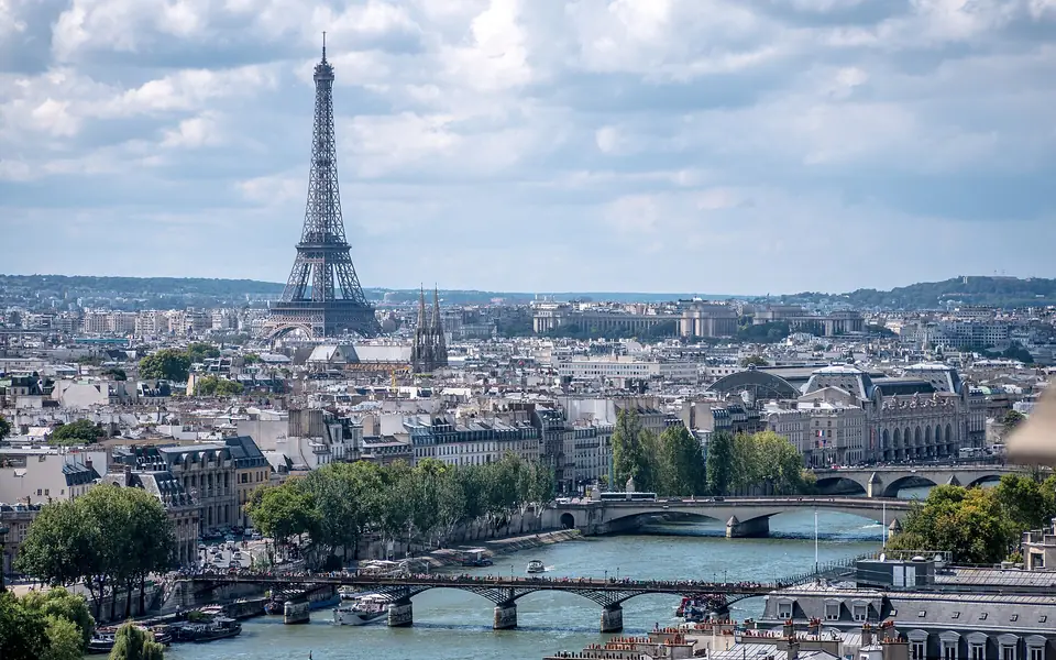 Paris — Tour Eiffel