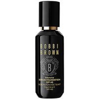BOBBI BROWN Fond de teint sérum intensif FPS 40 (02 Sable)