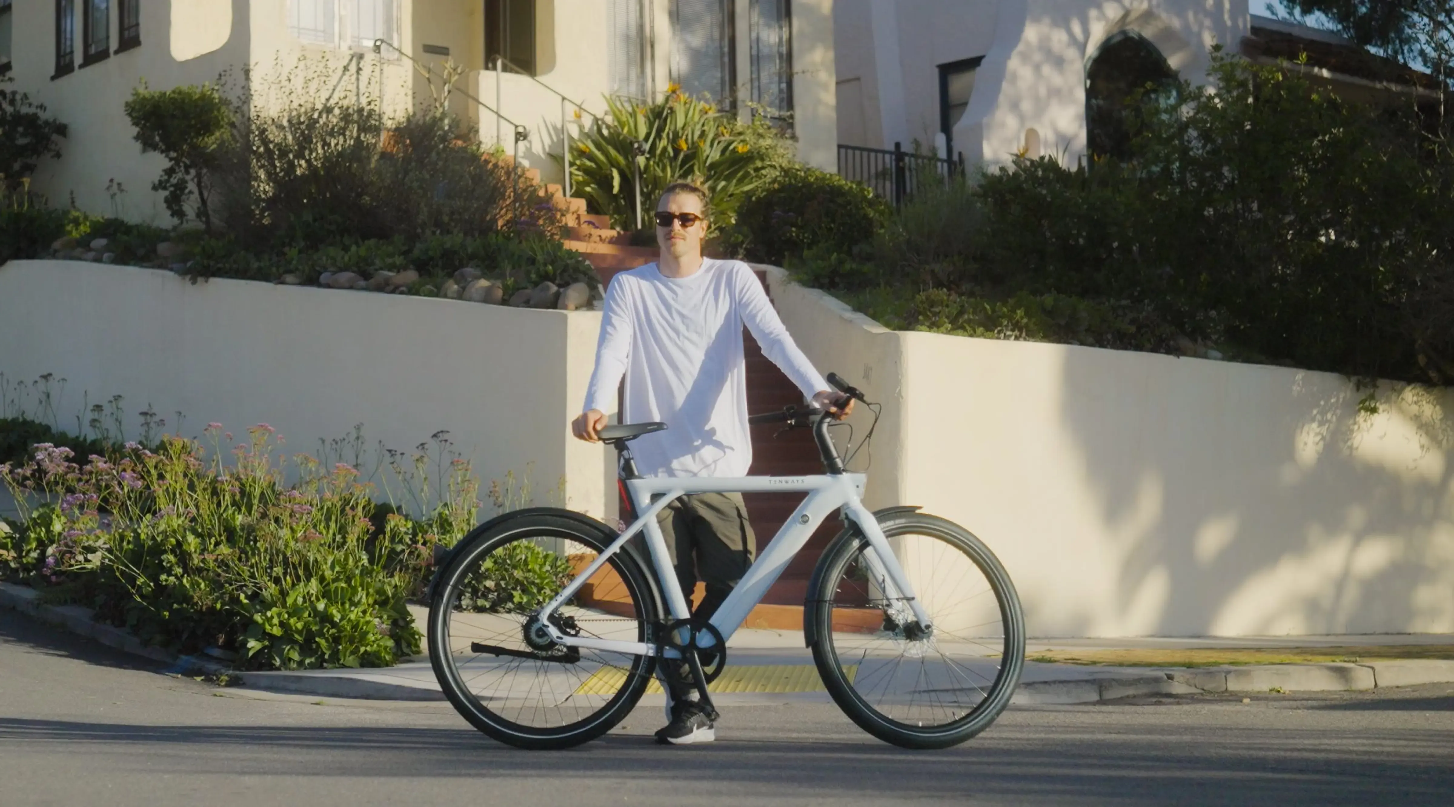 🚴 TENWAYS CGO009 | Vélo connecté urbain à -200€